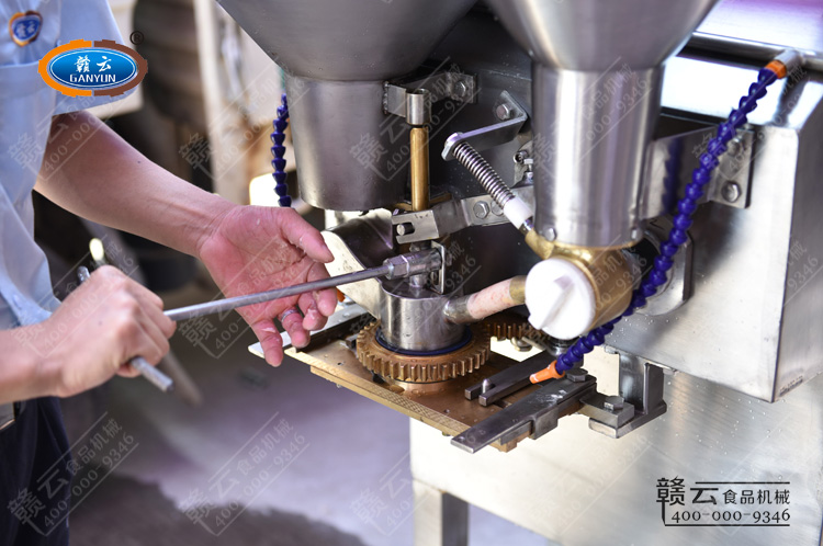 包餡居中調節(jié)